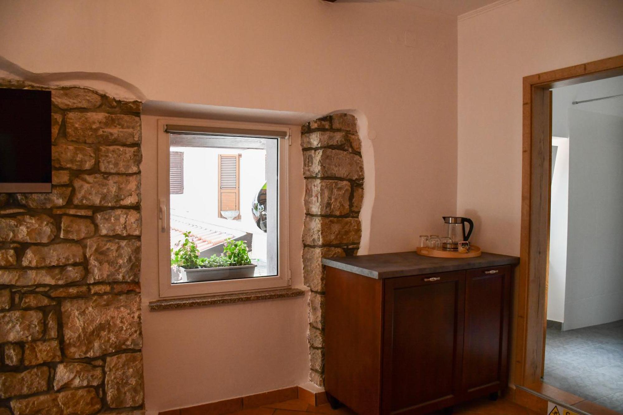 Razman Wine Rooms Gračišče Екстериор снимка