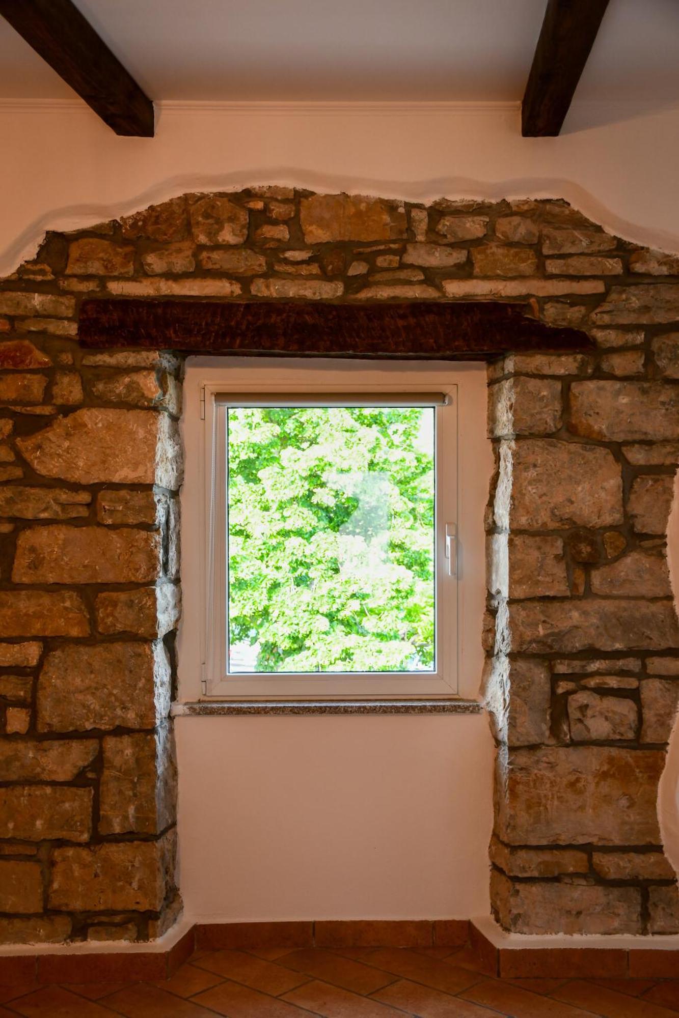 Razman Wine Rooms Gračišče Екстериор снимка