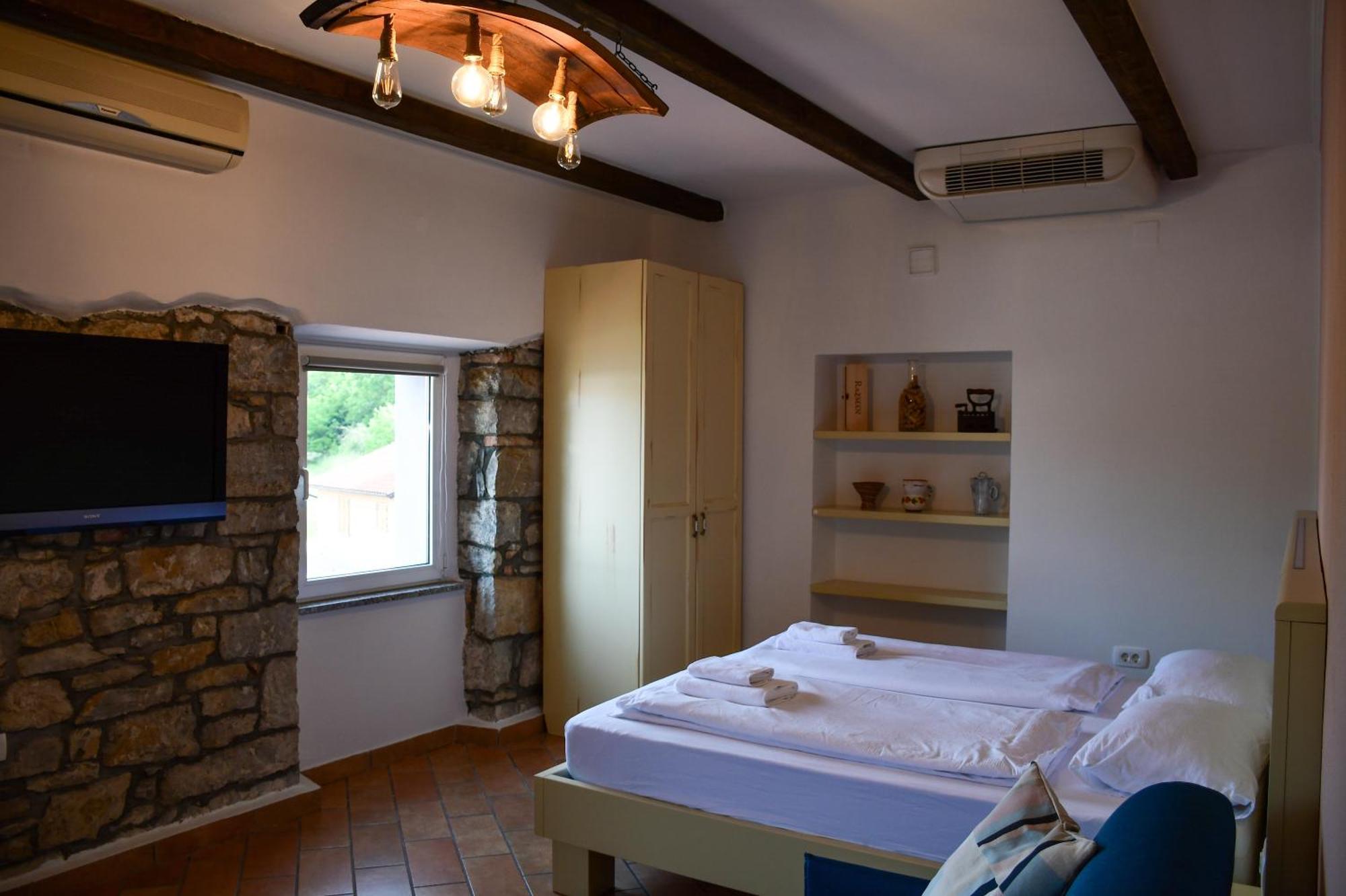 Razman Wine Rooms Gračišče Екстериор снимка