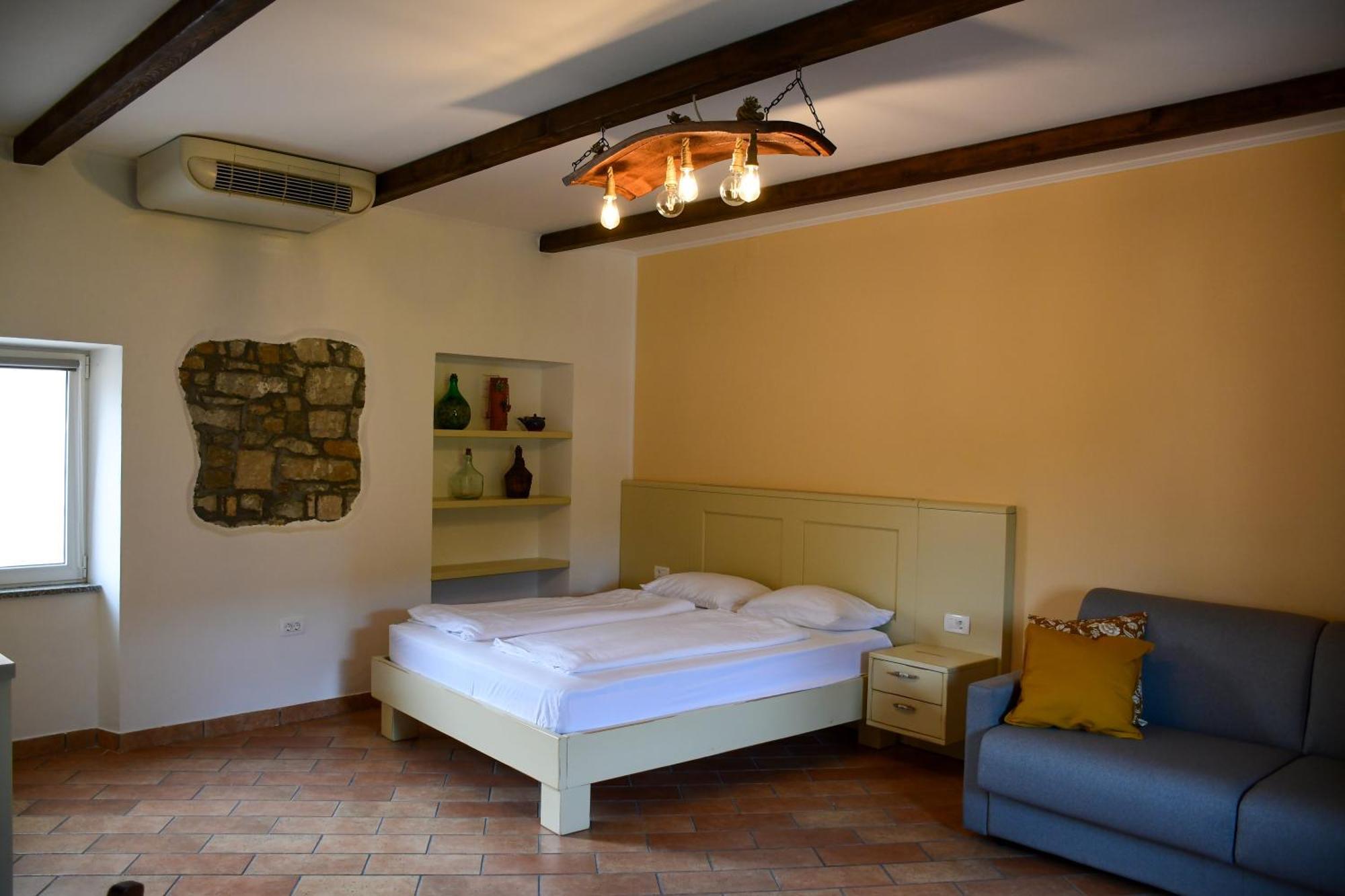 Razman Wine Rooms Gračišče Екстериор снимка